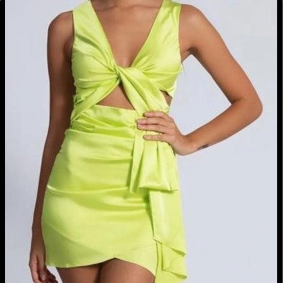 Meshki Dresses & Skirts - Meshki Melody Satin Twist Front Dress Size M
